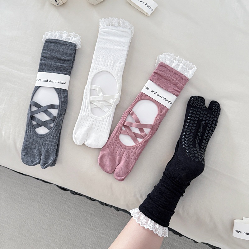 Kaus Kaki Yoga dengan Hiasan R - Yoga Of Fitness ulasan dan harga